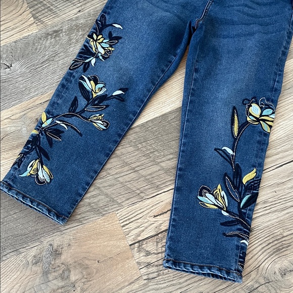 Suko Embroidered Jeans - Picture 2 of 7